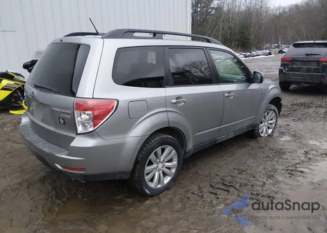 2011 Subaru Forester 2.5X Limited z USA, uszkodzony, nr VIN JF2SHAEC2BH777635